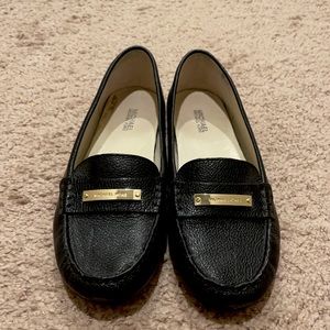 Gently Worn Womens size 7 MICHAEL KORS Loafers